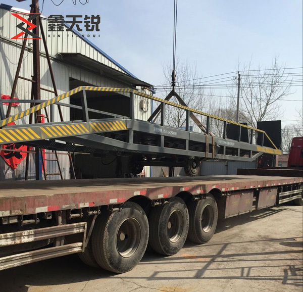 新乡移动式登车桥装车发货